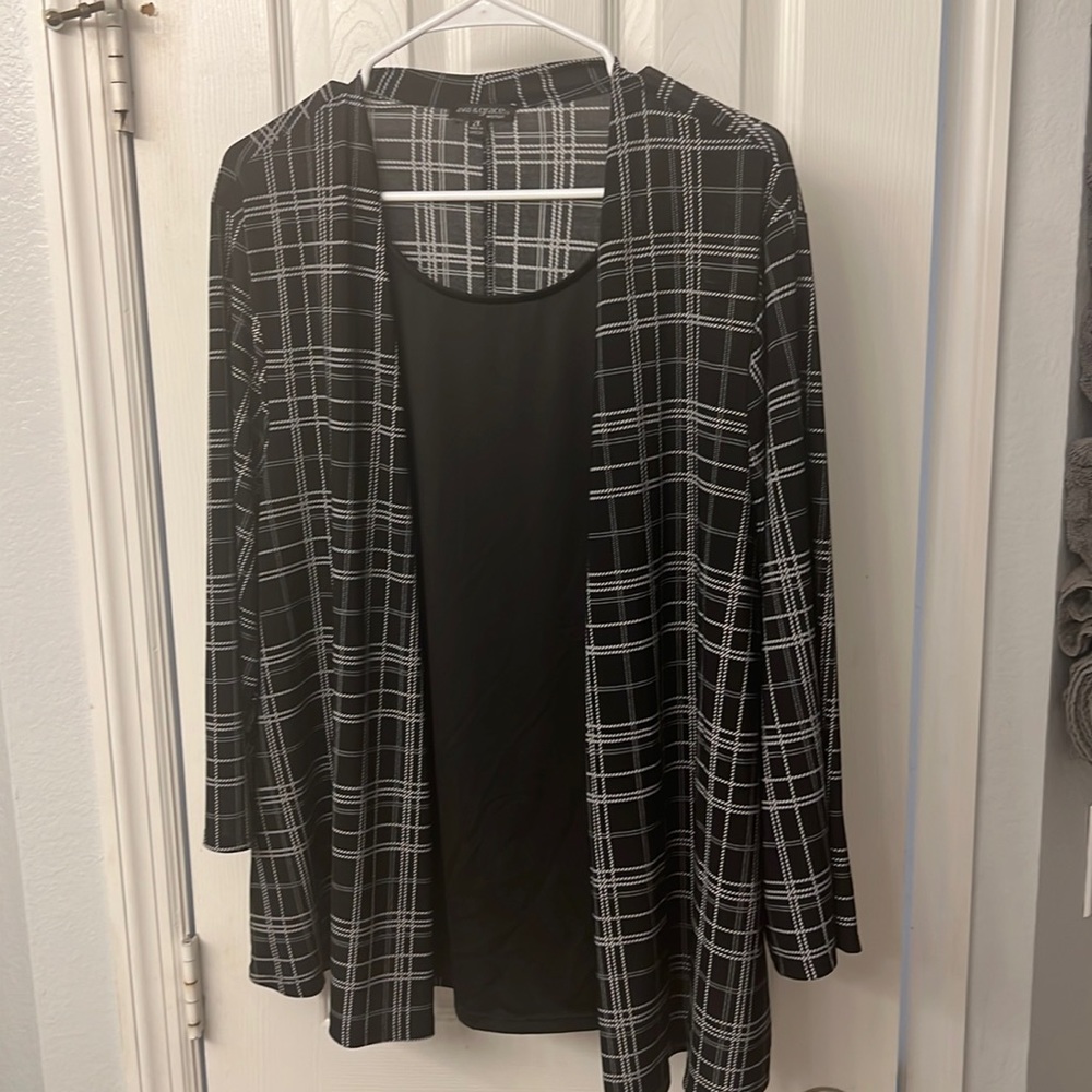 2X black and white top (one piece)